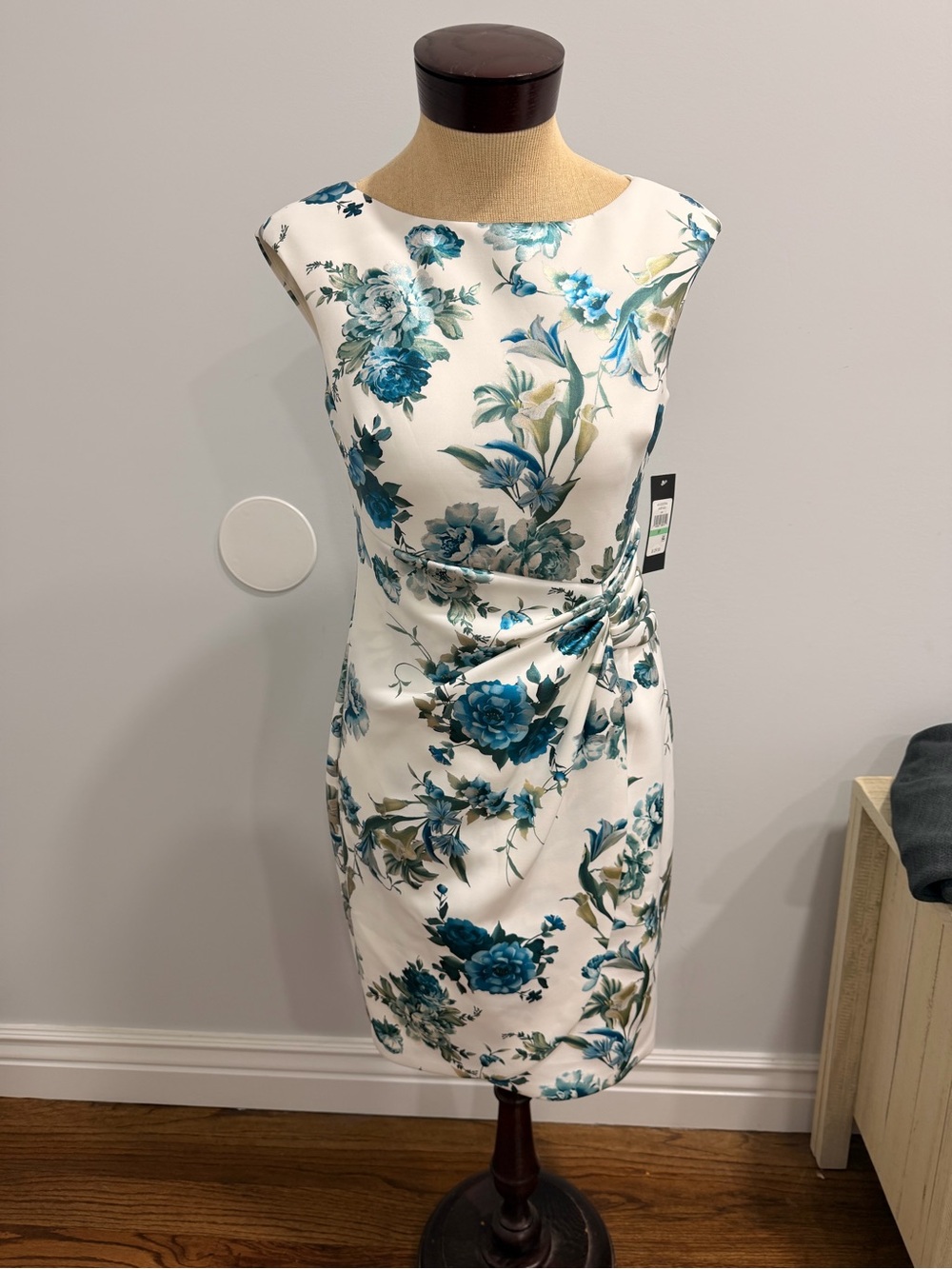 Jessica Howard White Sheath Dress with Teal Floral Print